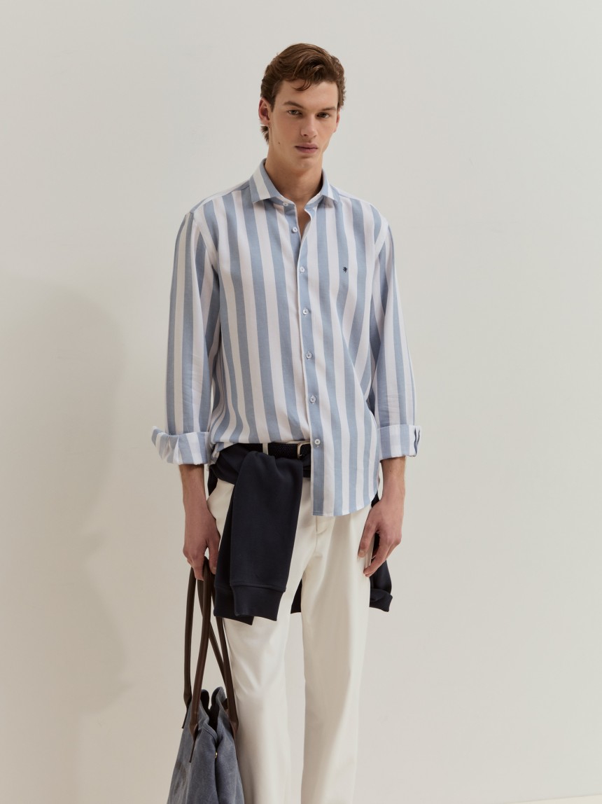 Camisa slim fit em liocel e linho