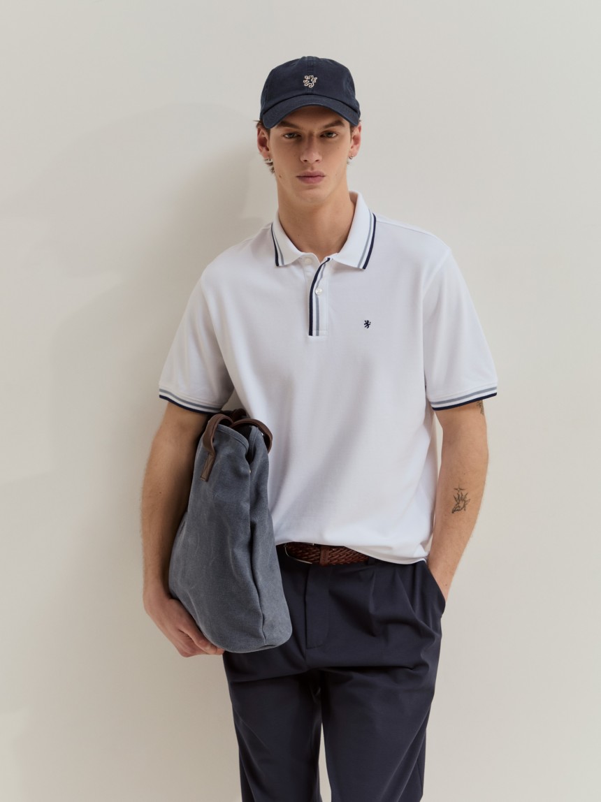 Polo regular fit em piqu�