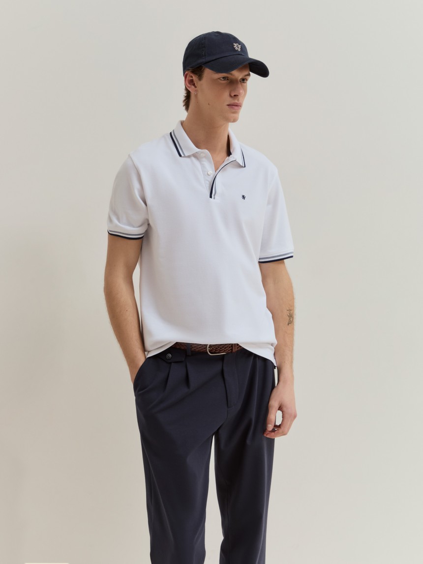 Polo regular fit em piqu�