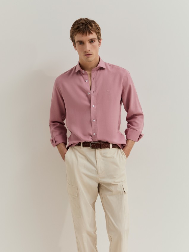 Camisa slim fit em liocel e linho