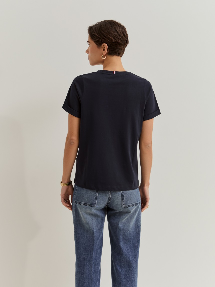 T-shirt decote em V