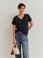 T-shirt decote em V