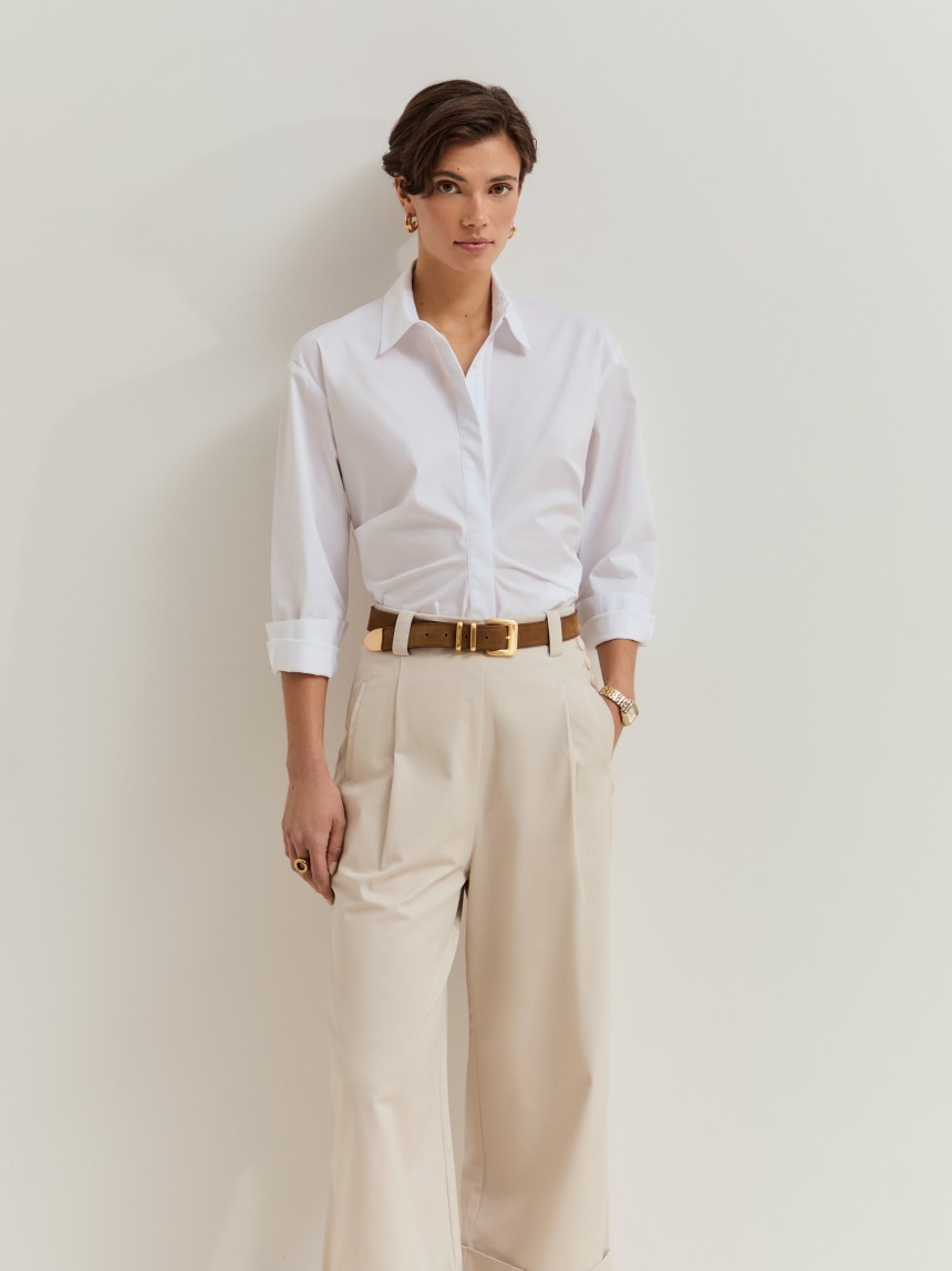 Shirt with twisted detail on the back