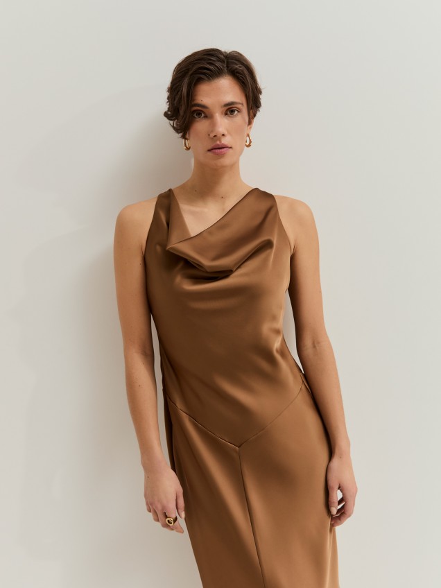 Vestido midi acetinado