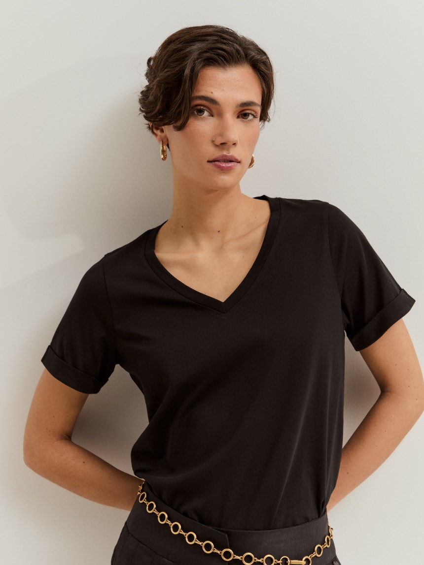 T-shirt decote em V