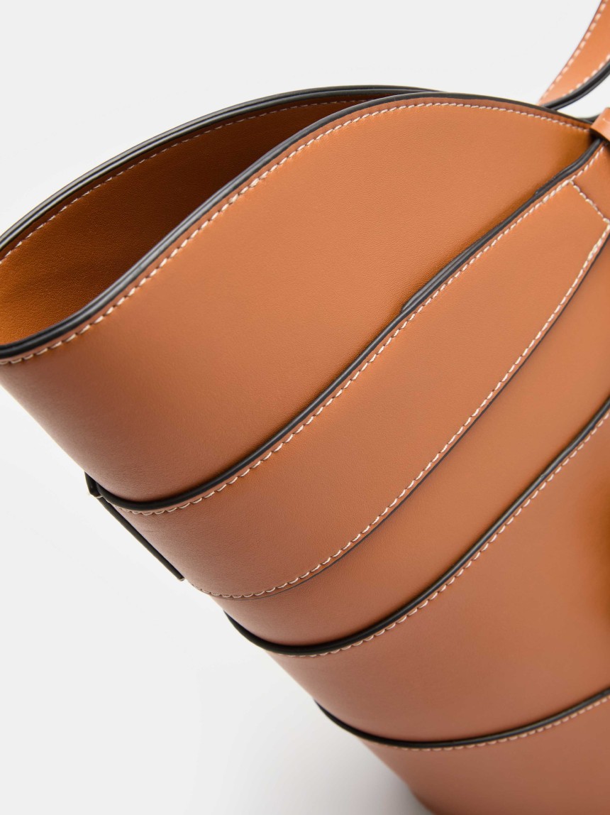 Mala bucket com charm