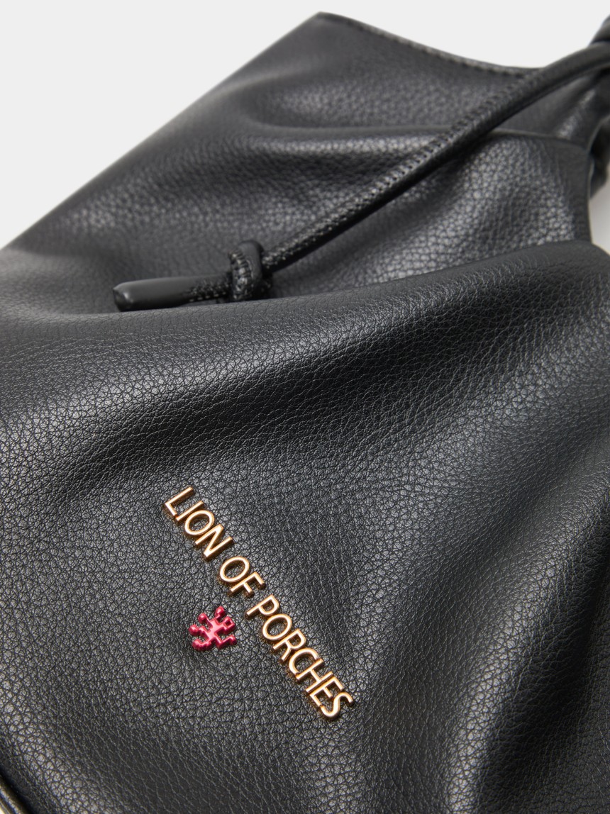 Bolso de mano con asa de pedrer�a