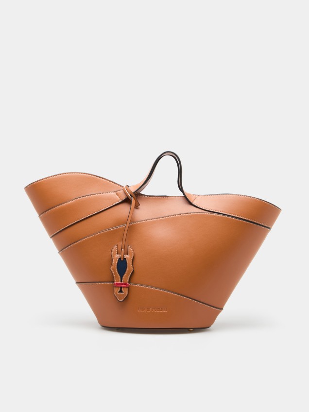 Bolso tipo cubo con dije