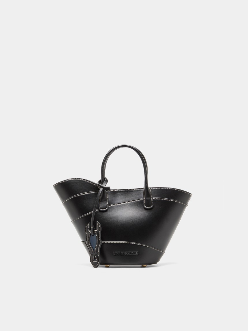 Bucket bag with charm