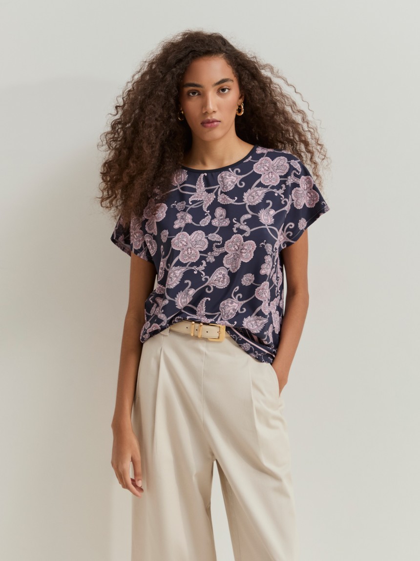 Blusa com padr�o floral