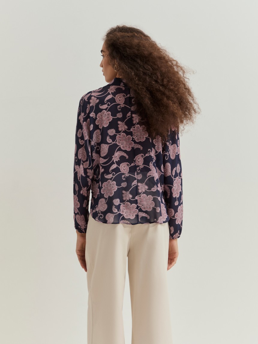 Blouse with floral pattern