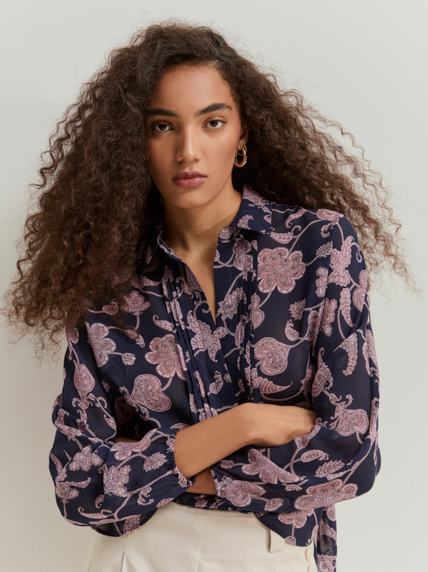 Blouse with floral pattern