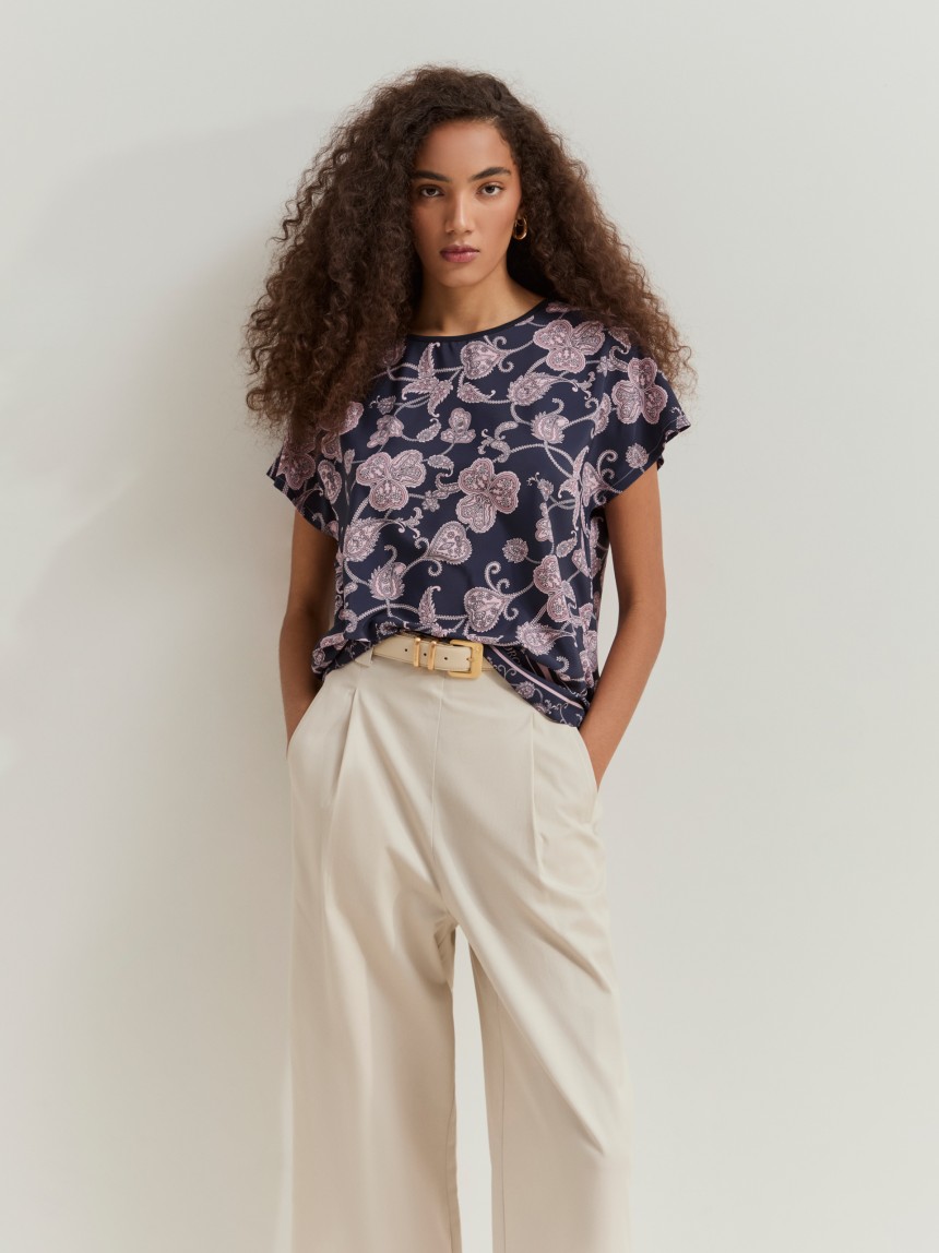 Blusa com padr�o floral