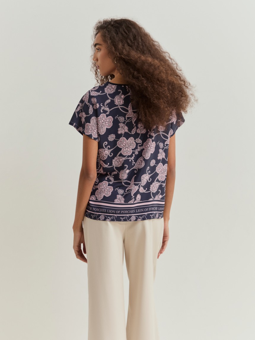 Blusa com padr�o floral