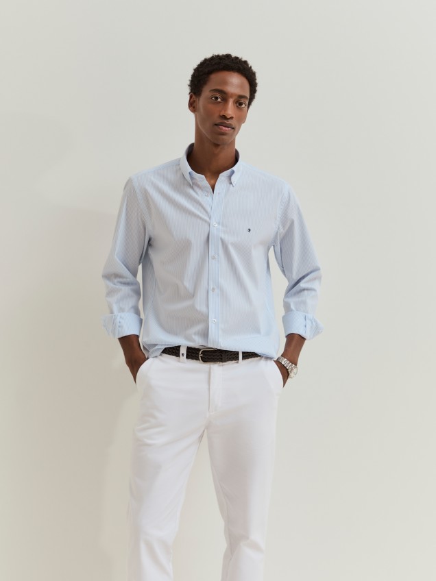 Camisa regular fit em algodão às riscas