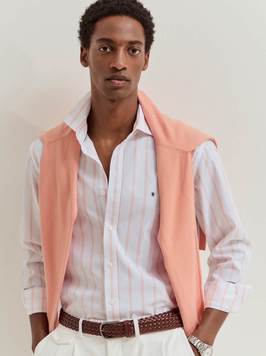 Camisa slim fit em algod�o �s riscas