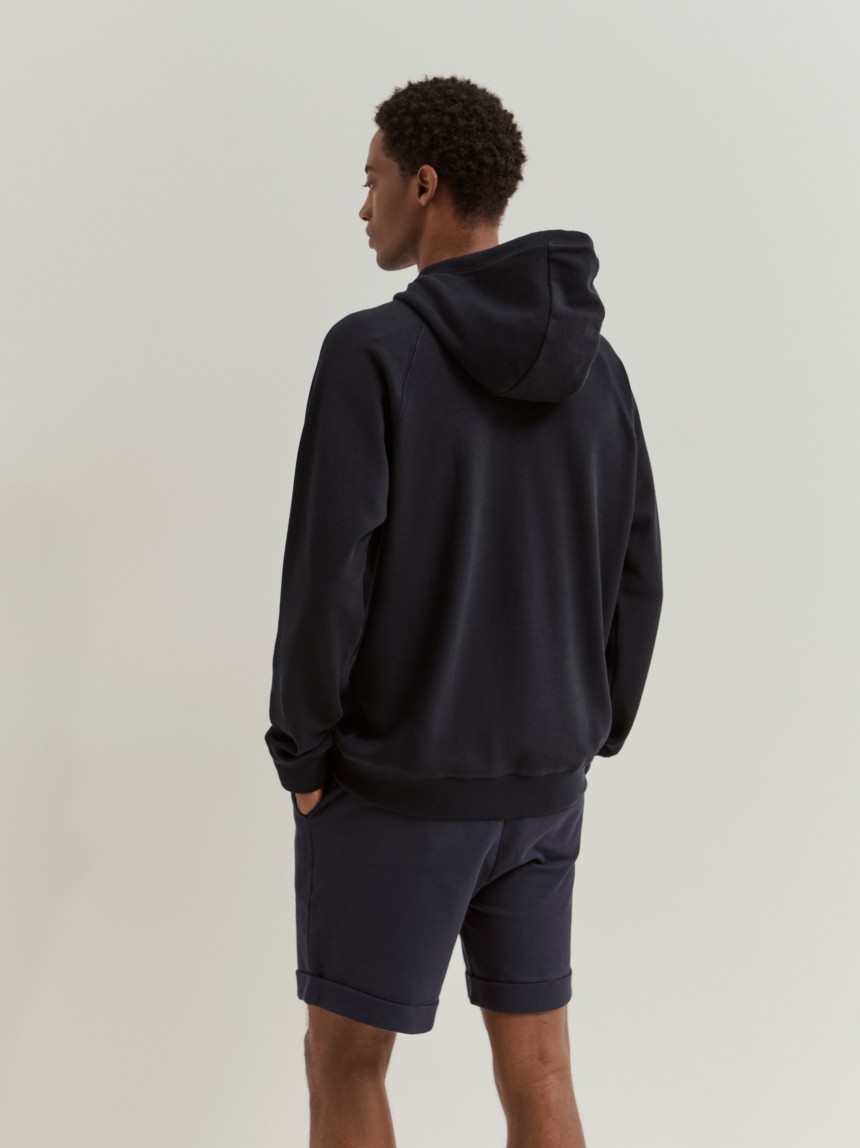 Sweatshirt com capuz