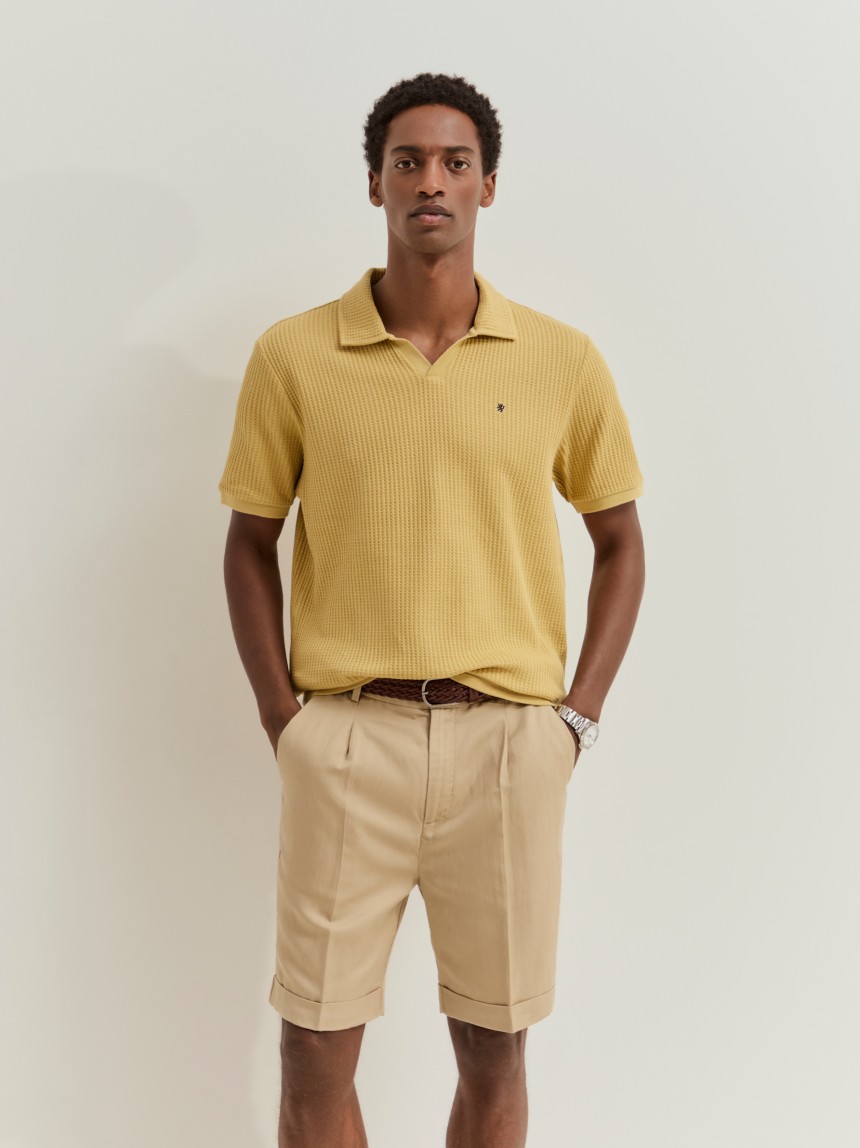 Polo de malha com textura waffle