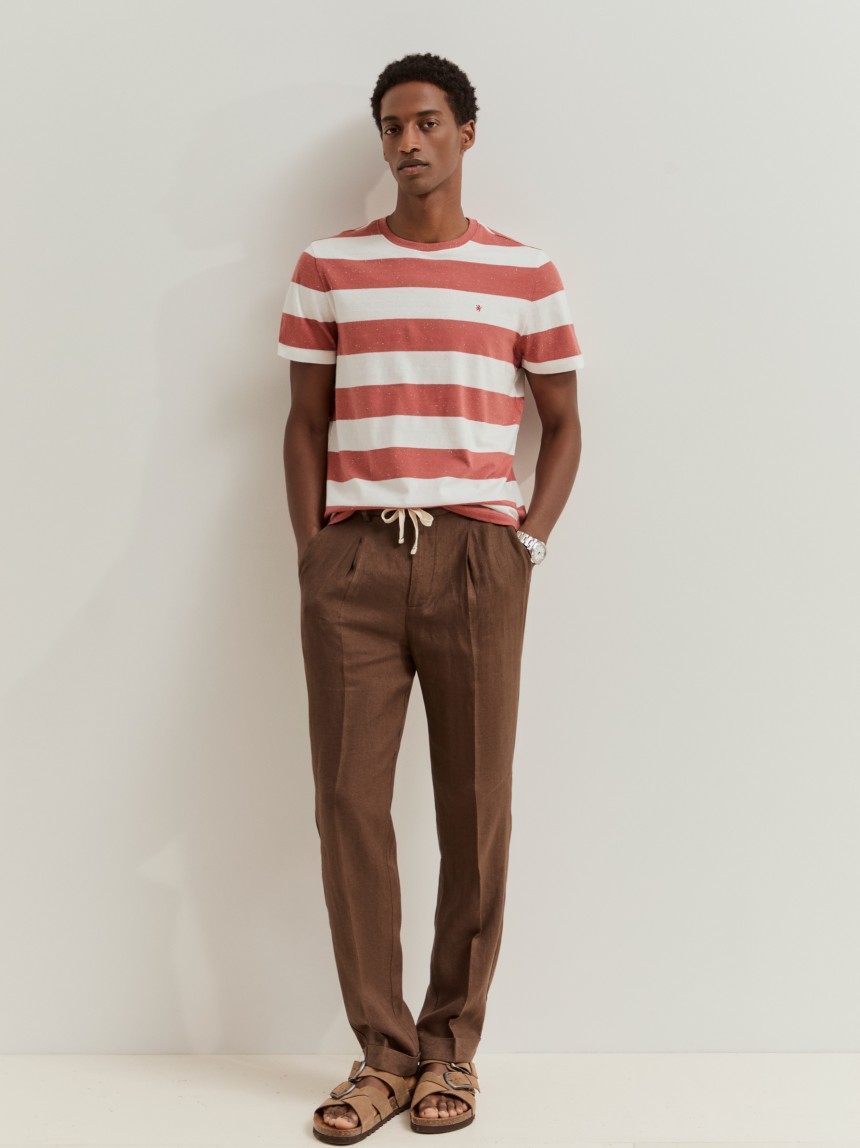 T-shirt �s riscas