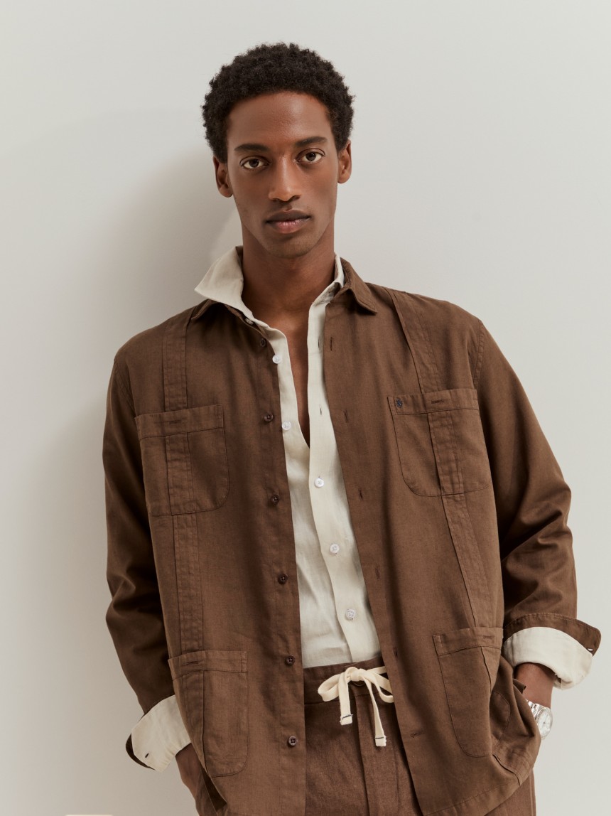 Sobrecamisa em linho e algod�o com bolsos