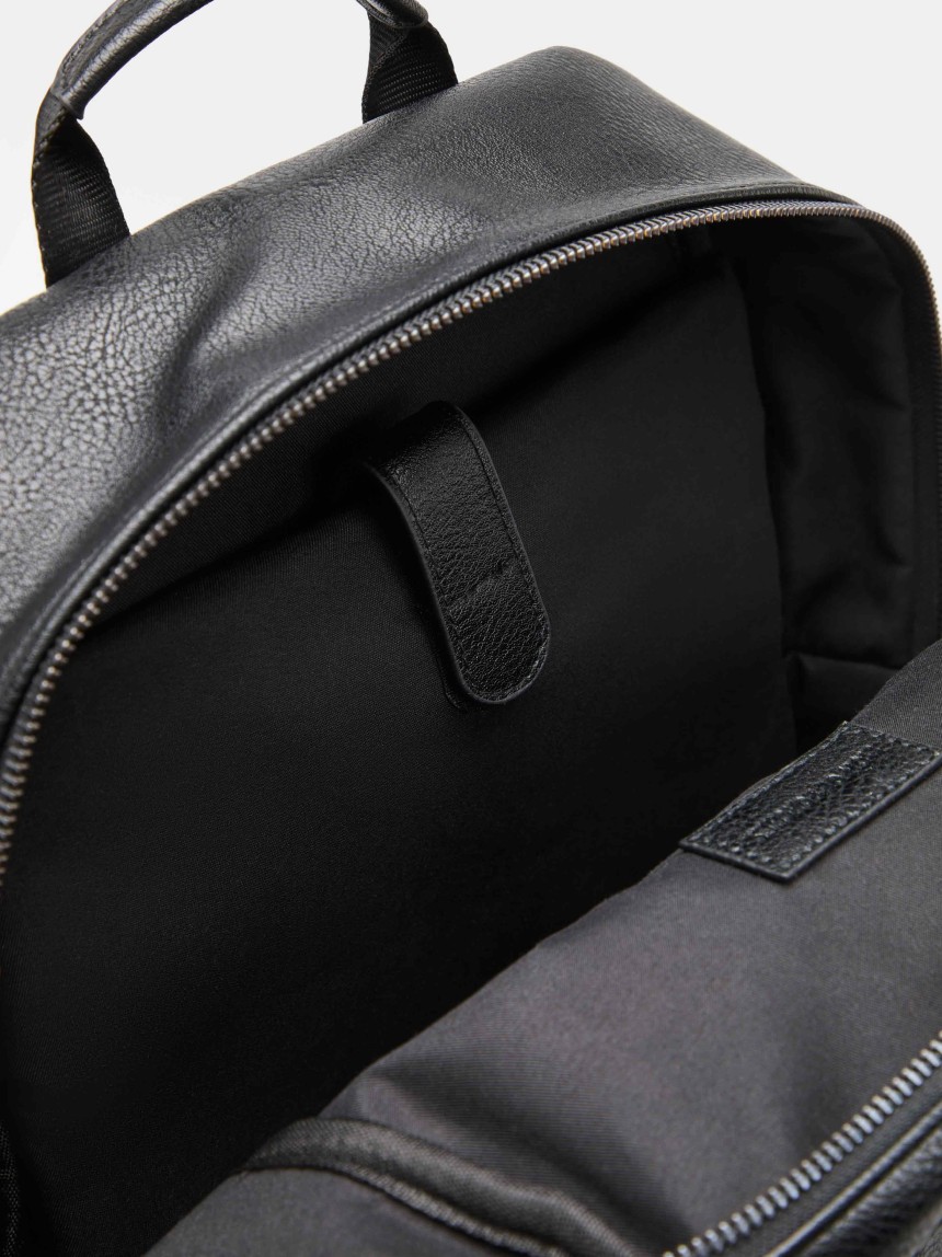 Mochila funcional preta