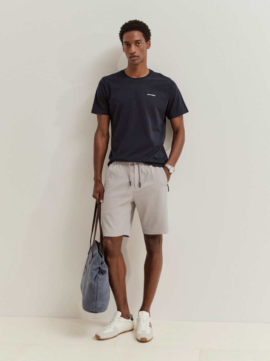 Short-sleeved T-shirt