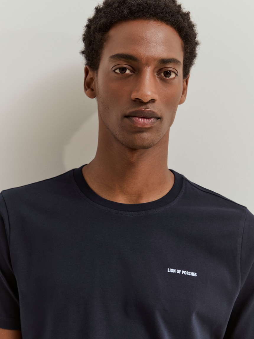 Short-sleeved T-shirt