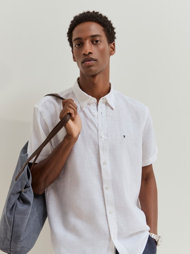 Short-sleeved linen shirt