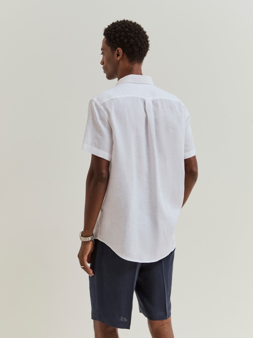 Short-sleeved linen shirt