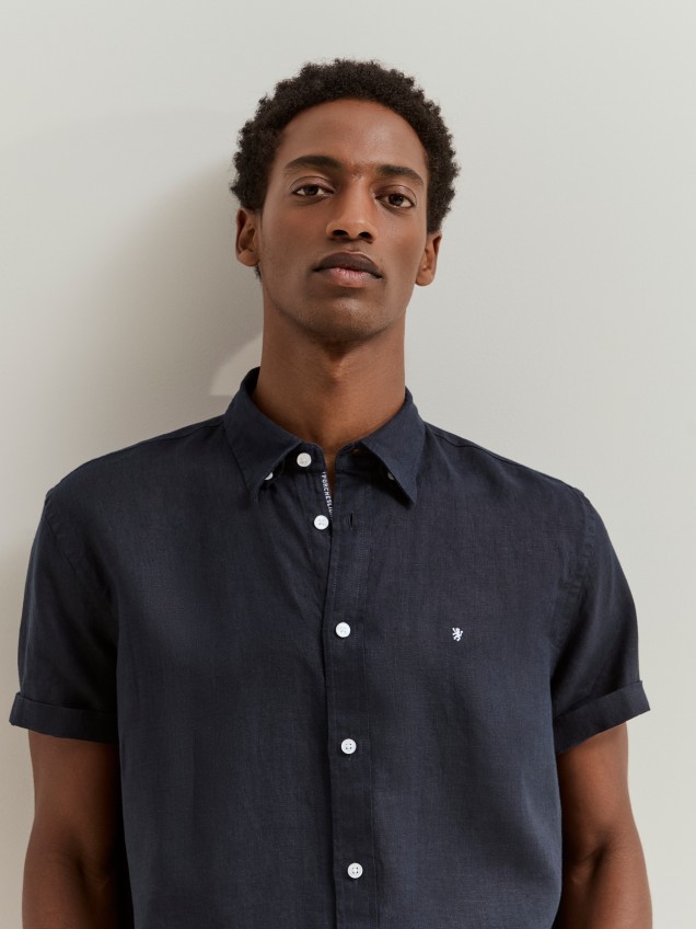 Short-sleeved linen shirt