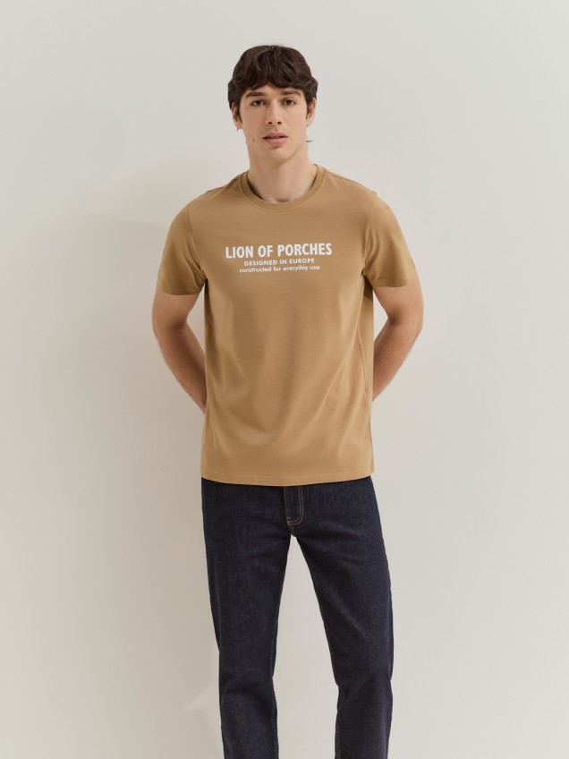 Short-sleeved T-shirt
