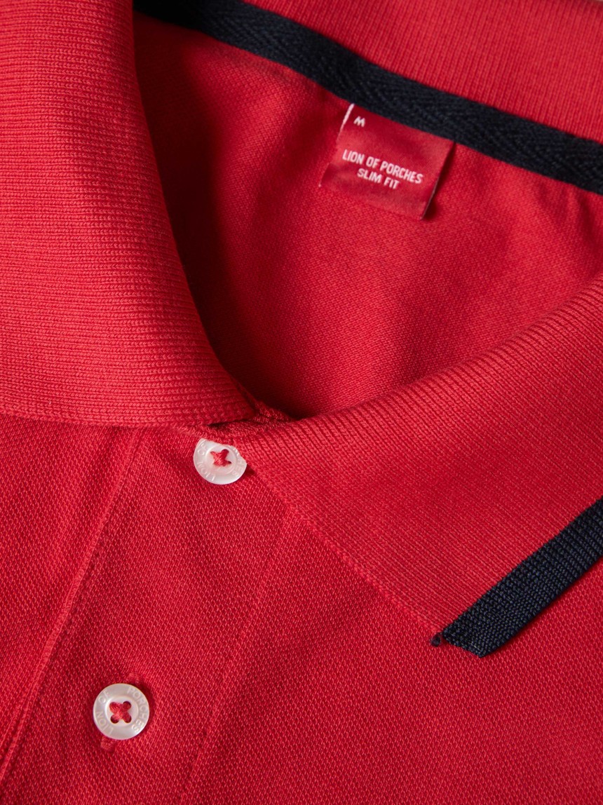 Polo piqu� com riscas e estampado