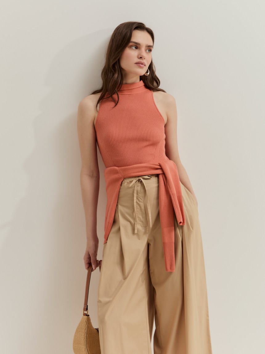 Wide-leg trouseres