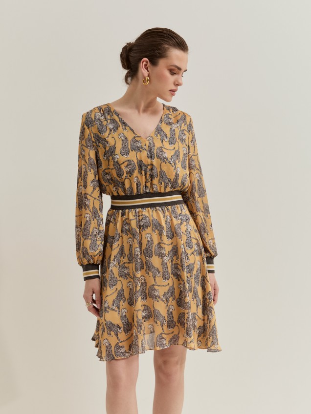 Vestido curto com padrão