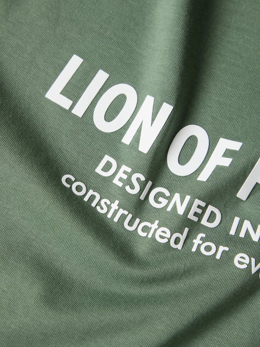 Short-sleeved T-shirt