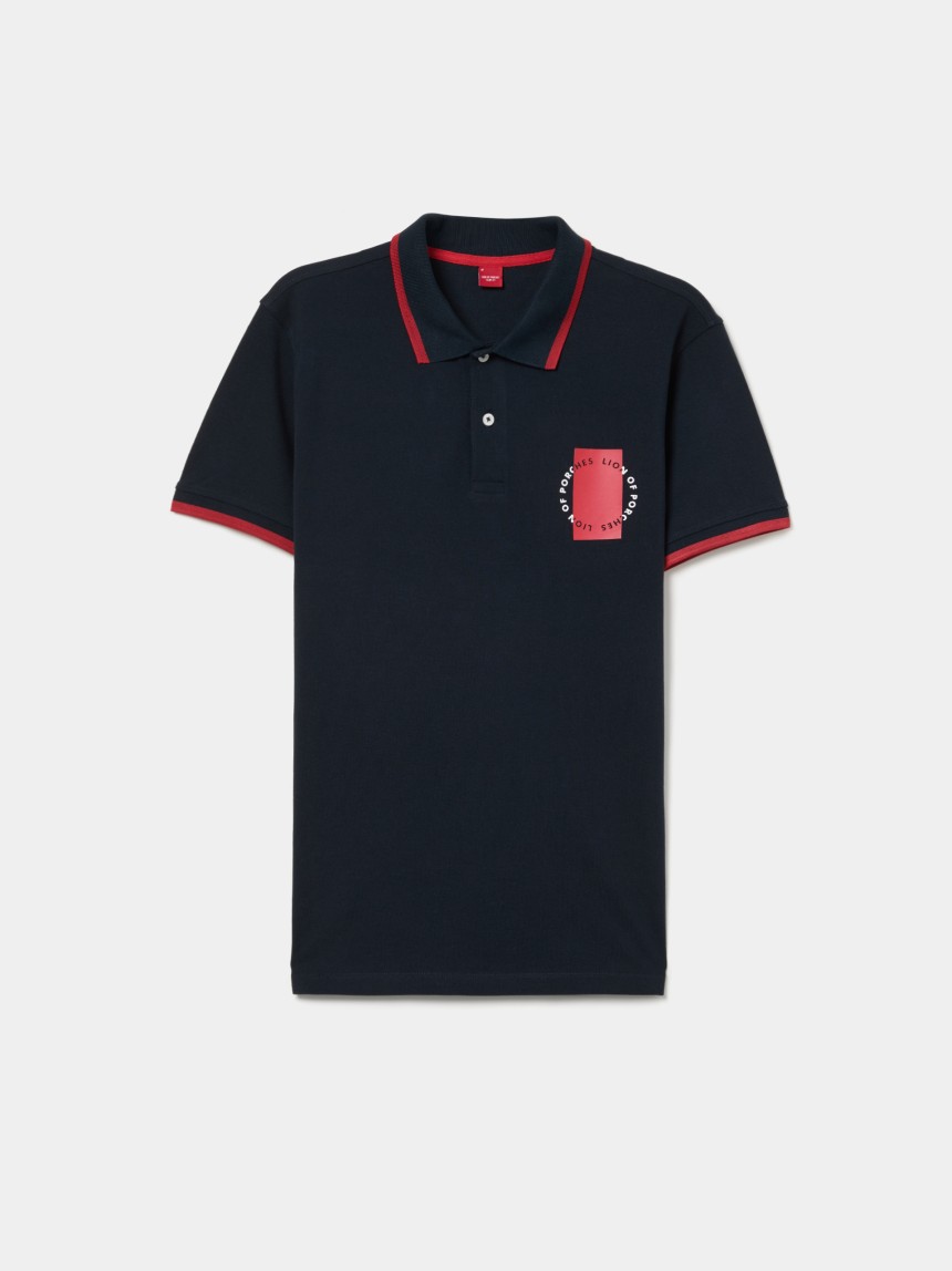 Polo piqu� com riscas e estampado