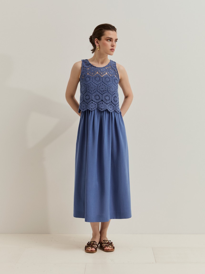 Sleeveless dress