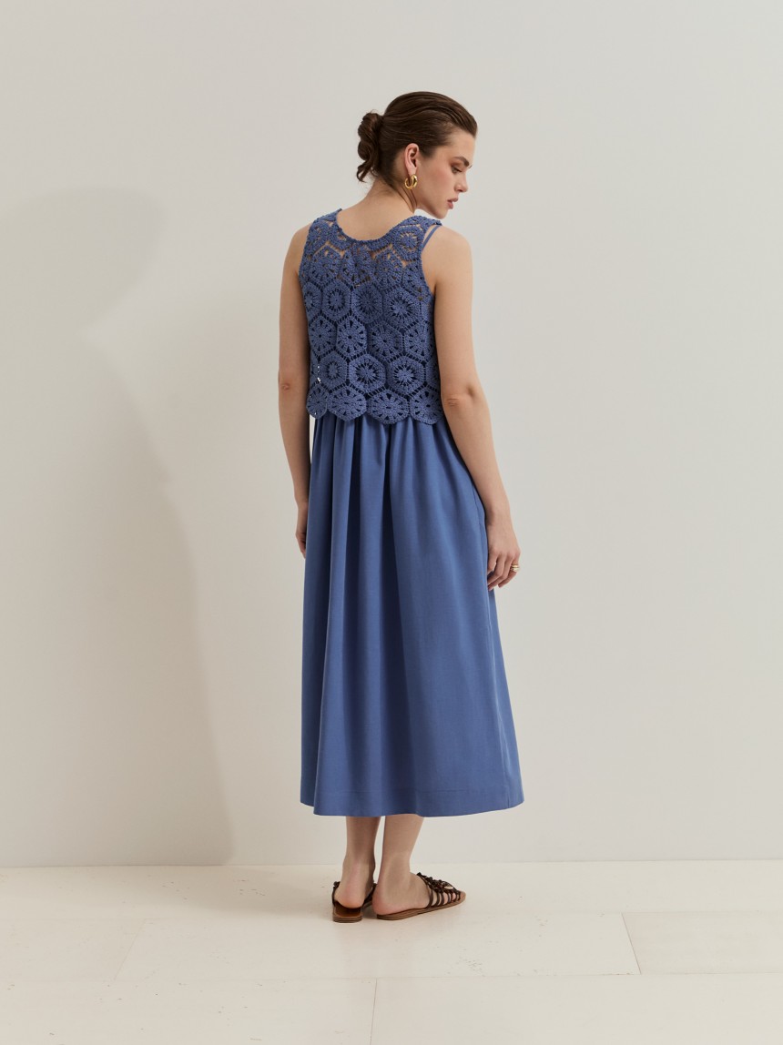 Sleeveless dress