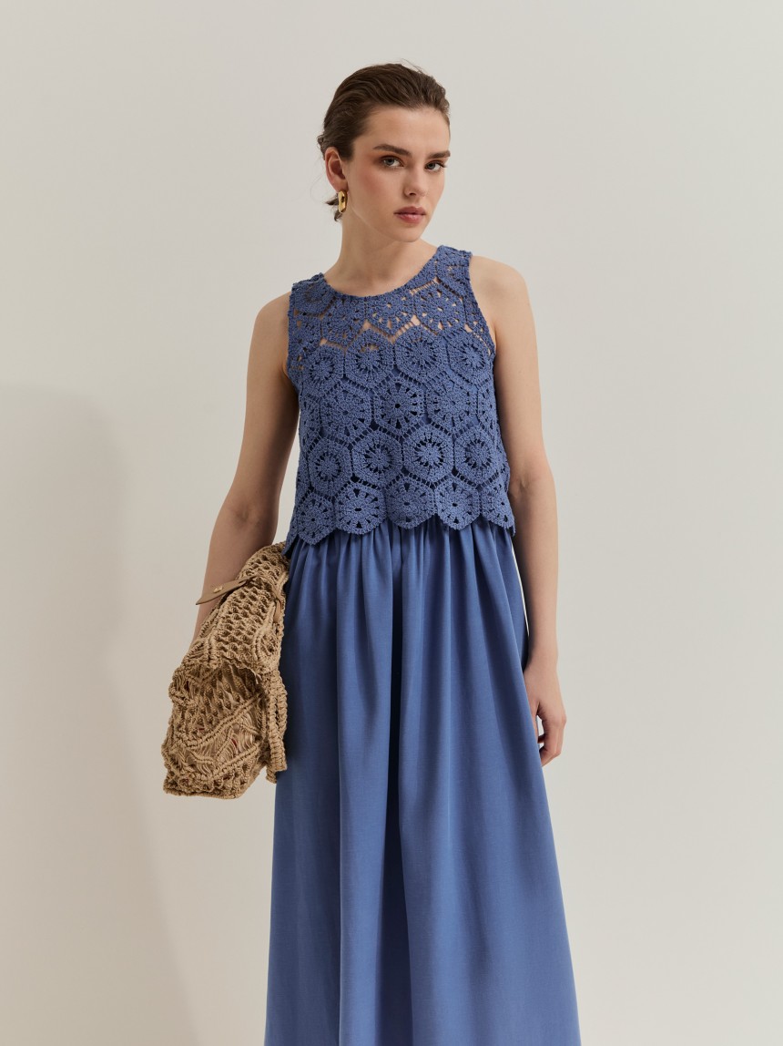 Sleeveless dress