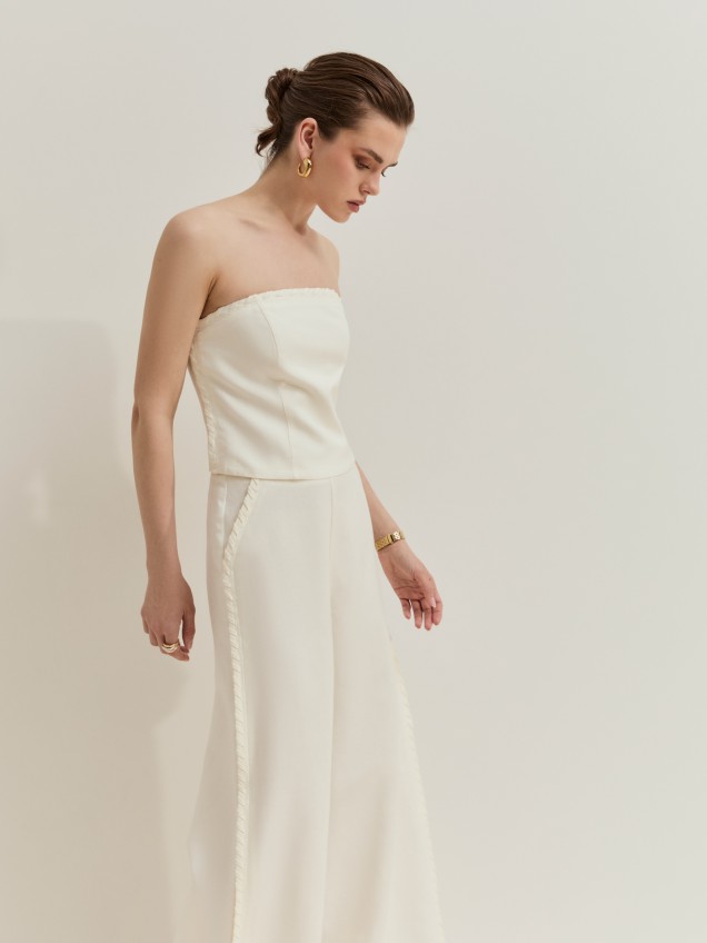 Wide-leg trousers