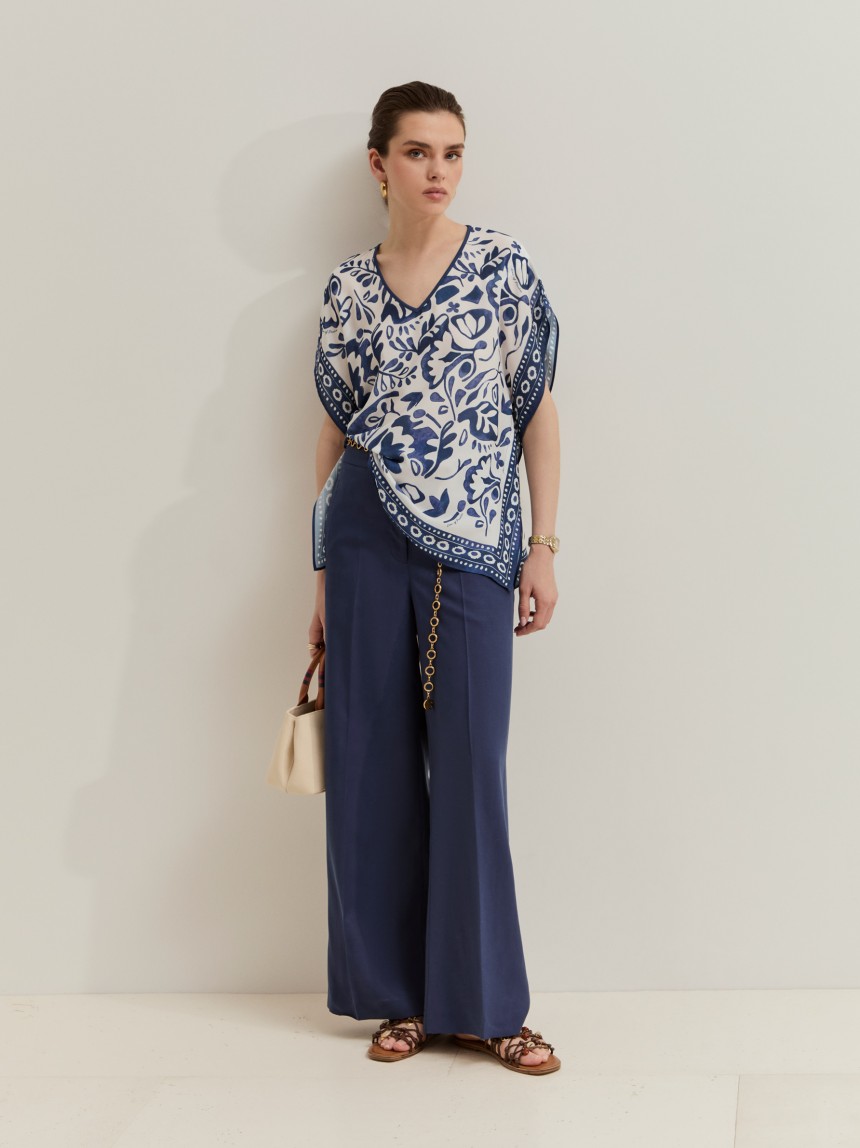 Blouse with pattern