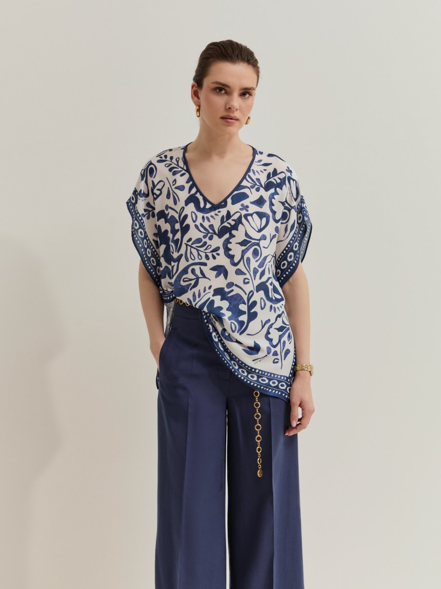 Blouse with pattern