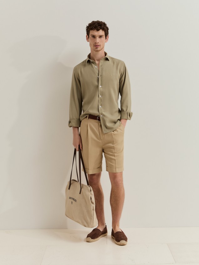 Camisa slim fit em liocel e linho