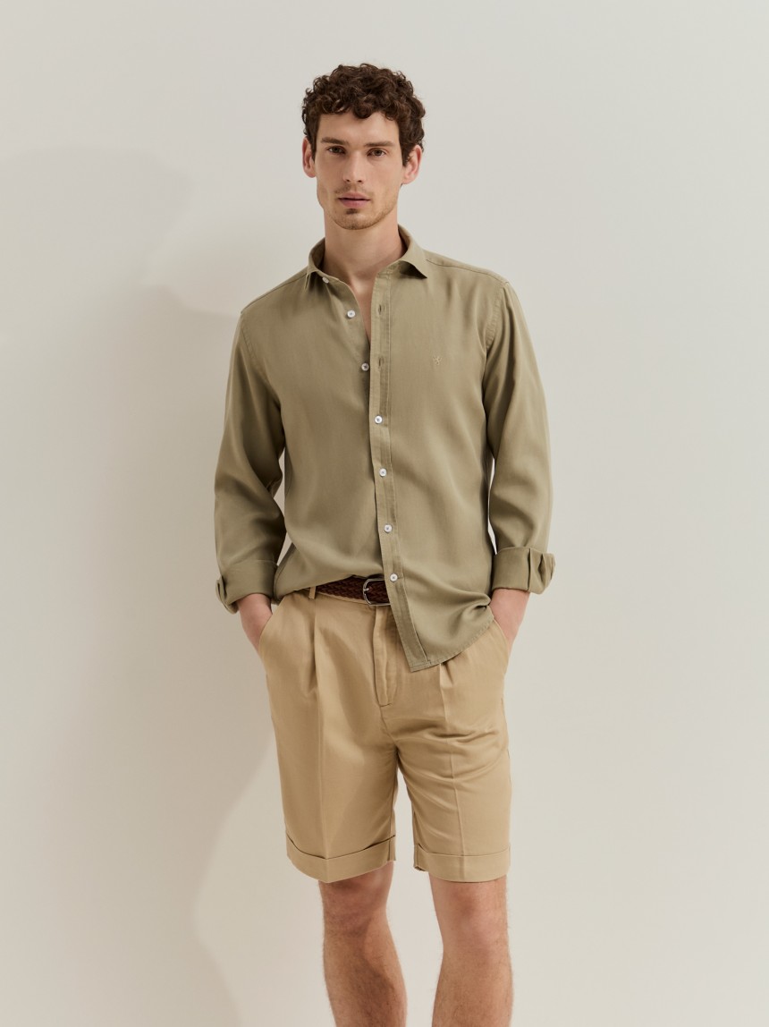 Camisa slim fit em liocel e linho