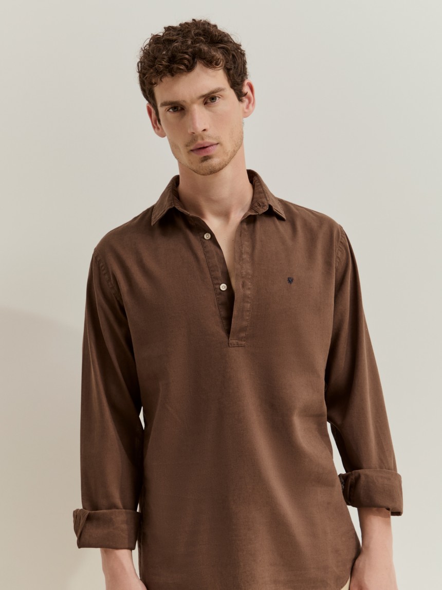 Camisa polo em linho e algod�o