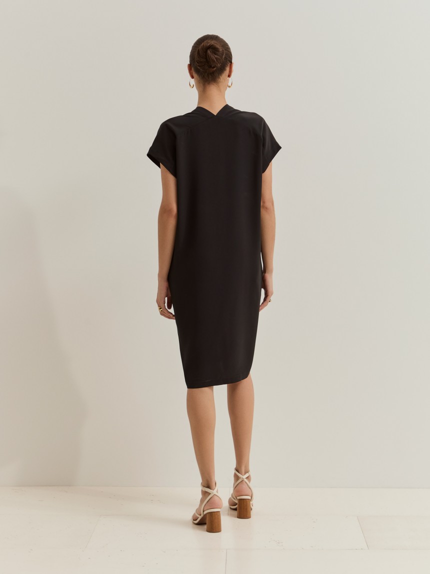 Vestido com corte recto