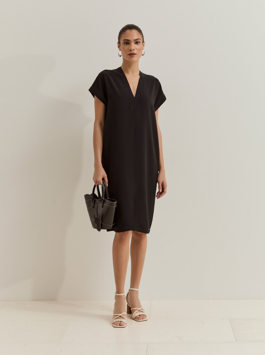 Vestido com corte recto