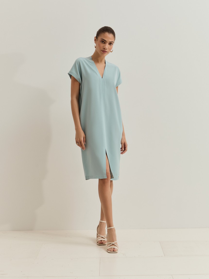 Vestido com corte recto
