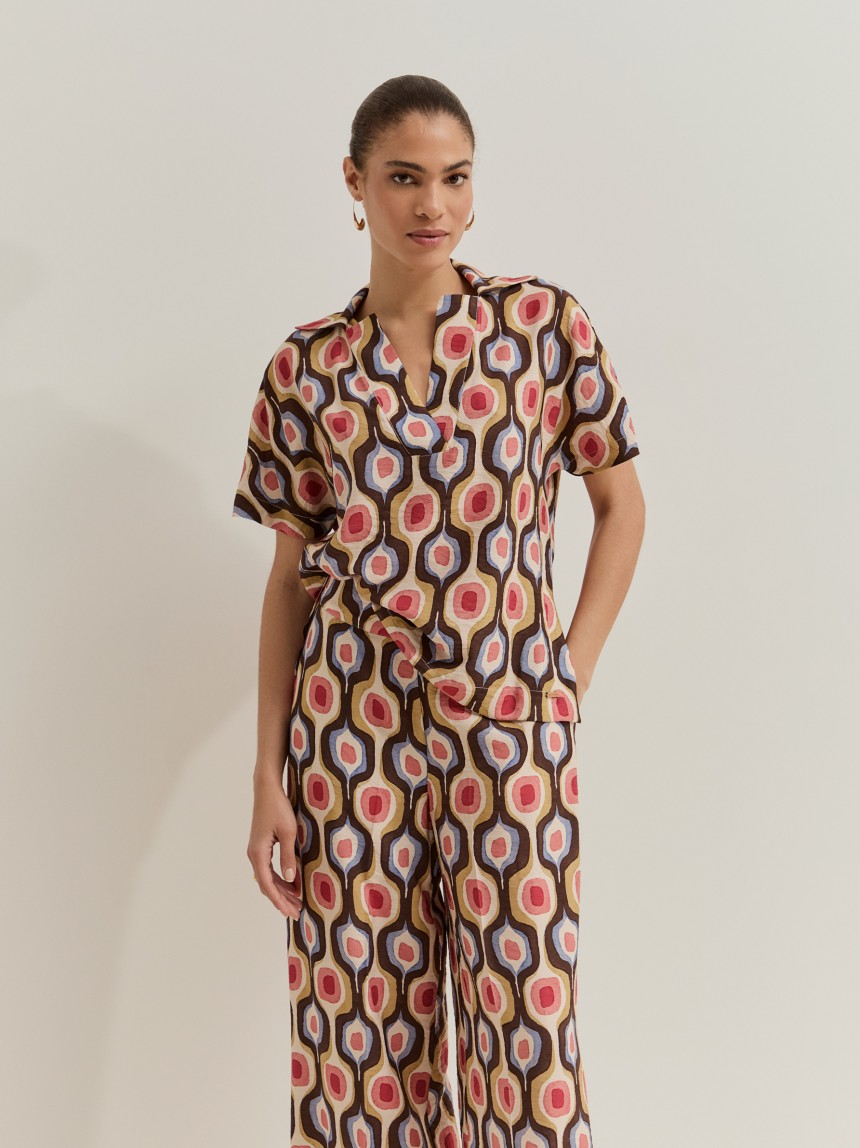 Blusa com estampado geom�trico