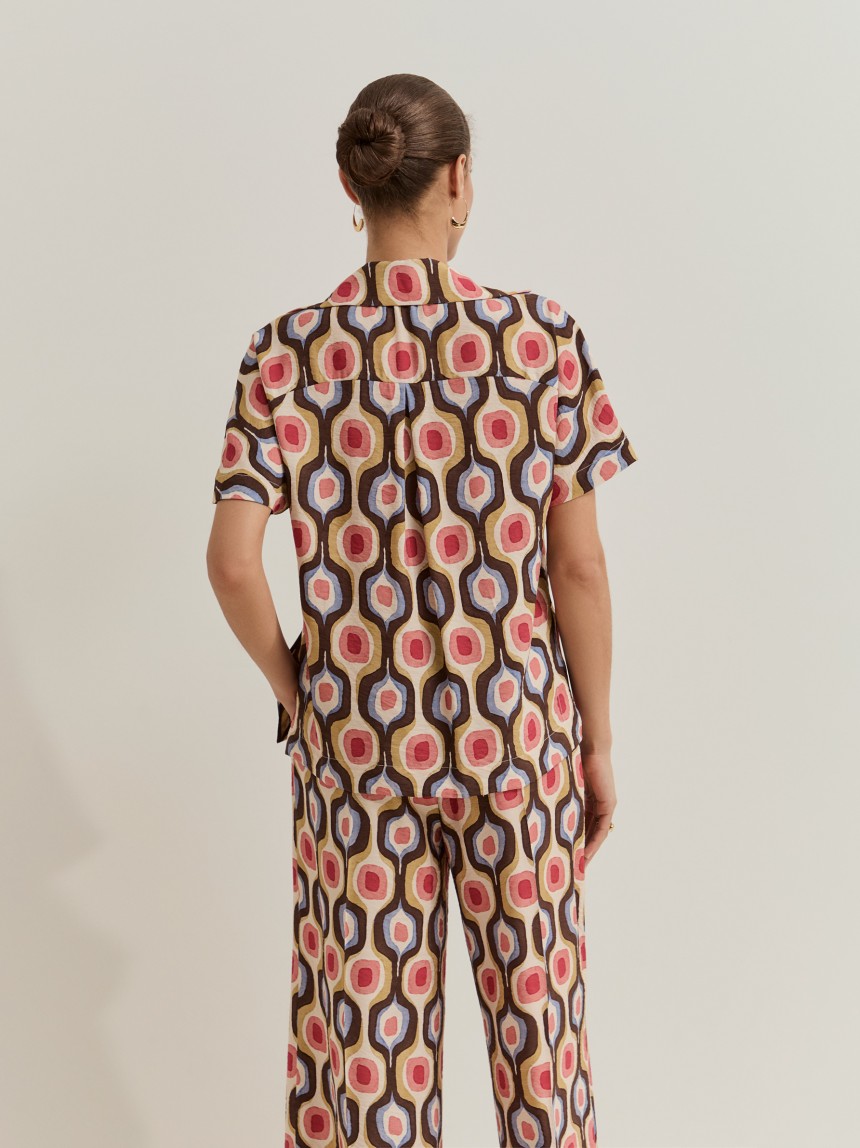 Blusa com estampado geom�trico